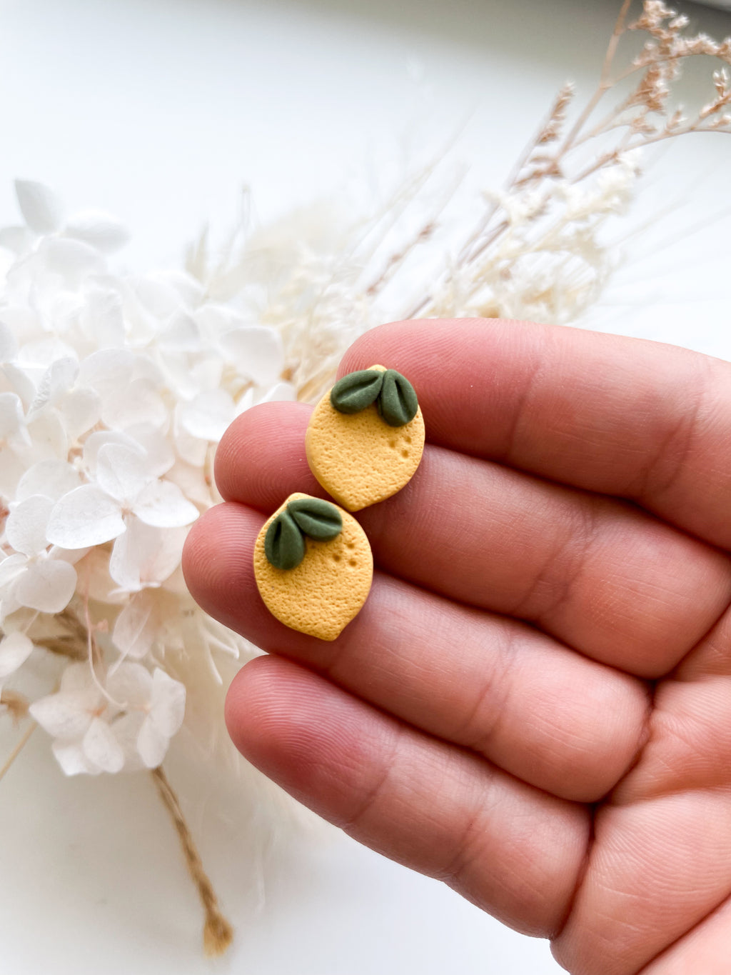 Lemon studs