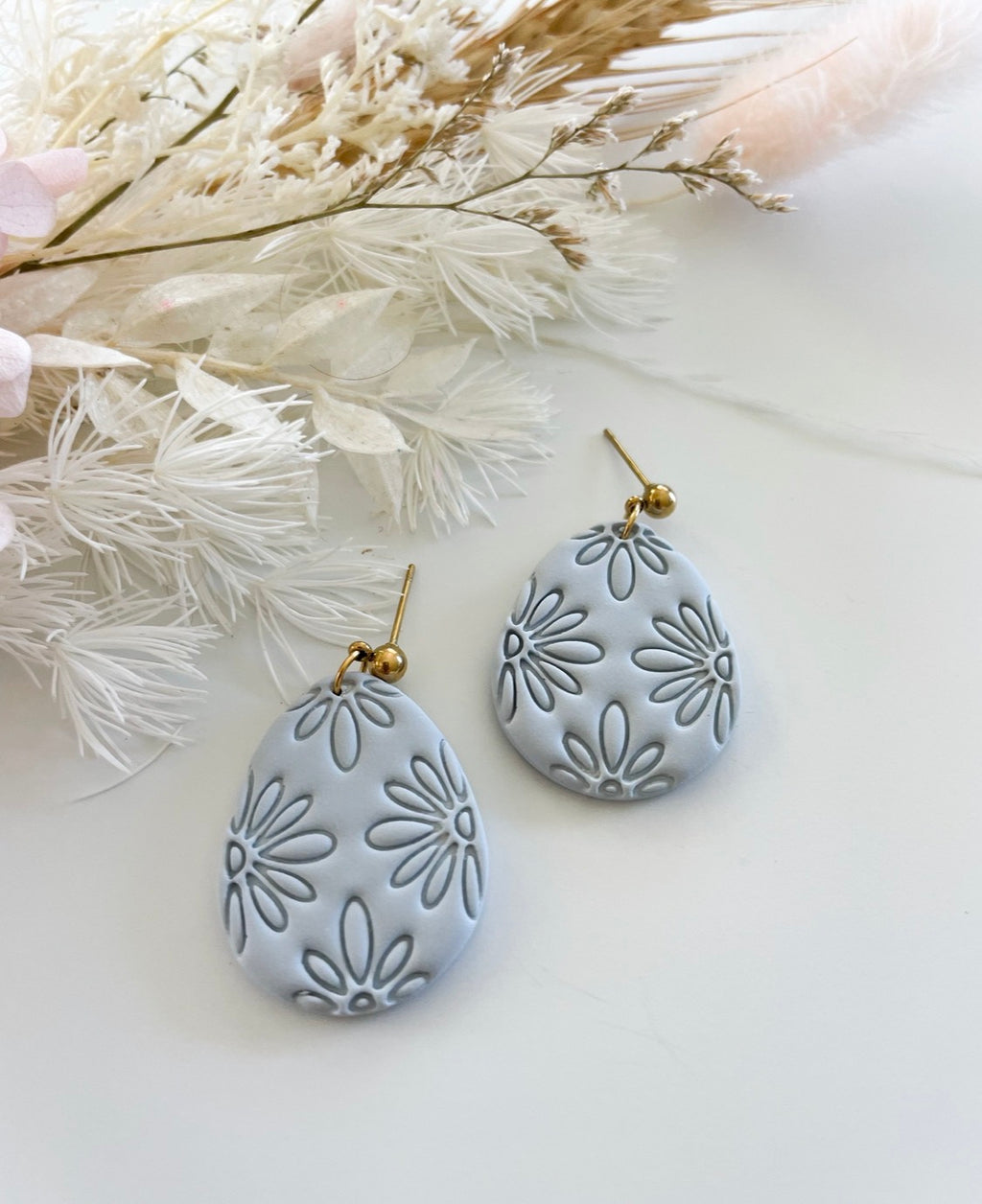 Blue floral egg