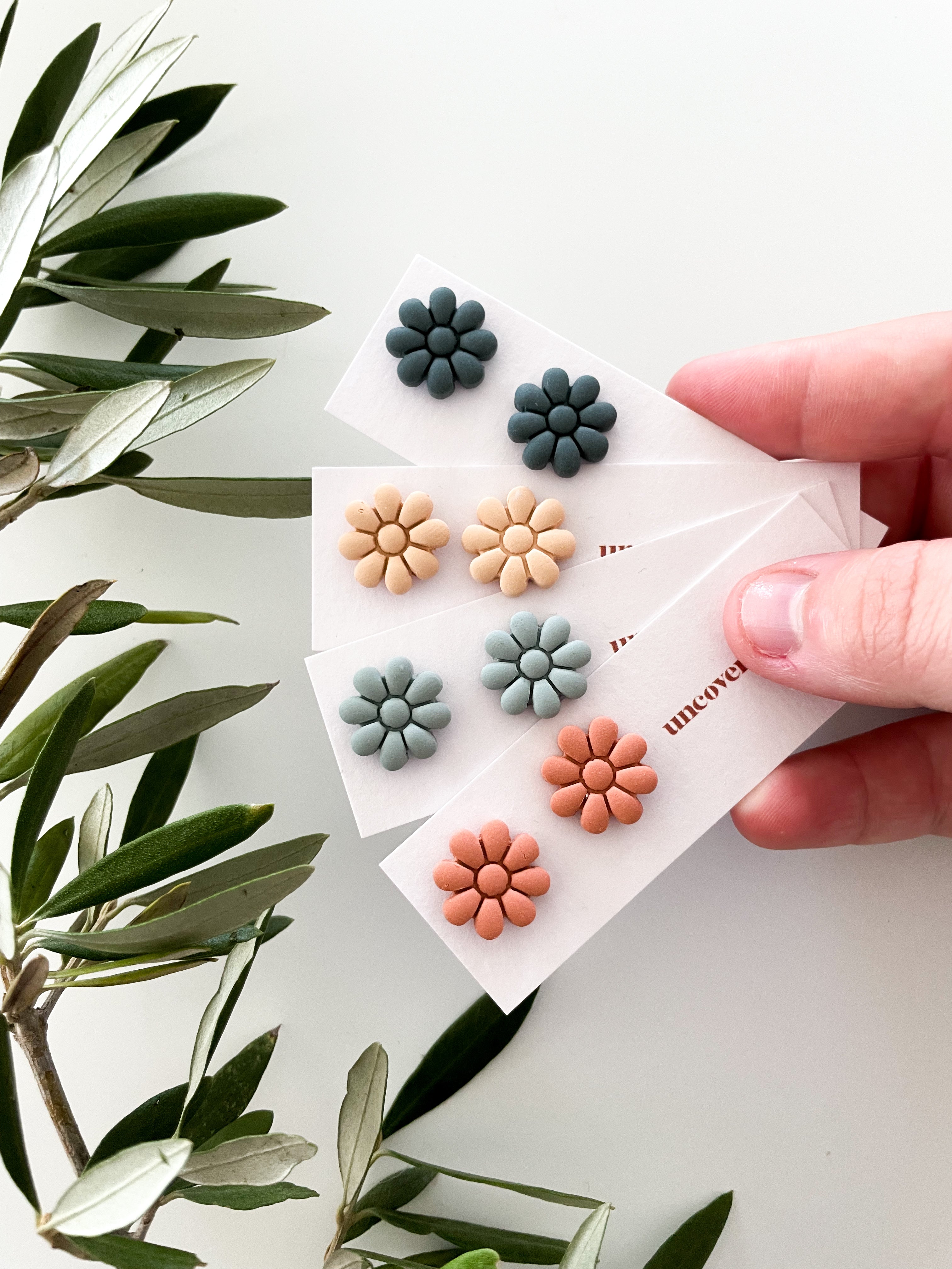Flower studs