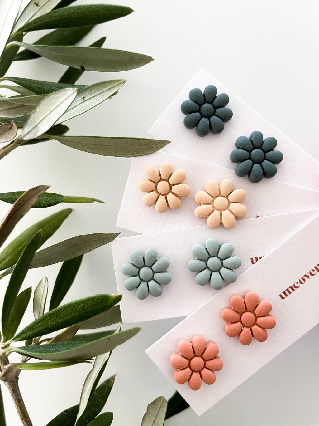 Flower studs